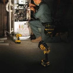New 🧨 DEWALT DCL043 1000 & 90-Lumen 20-Volt MAX Lithium-Ion Cordless Jobsite Spotlight LED Worklight (Tool Only) 😍 -Chapin Shop 20037 3